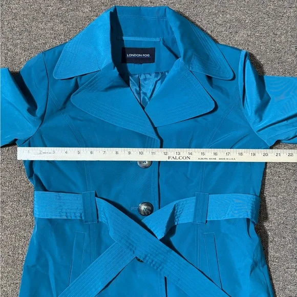 London Fog Women's Teal Trench Coat
Raincoat size M - Picture 12 of 15